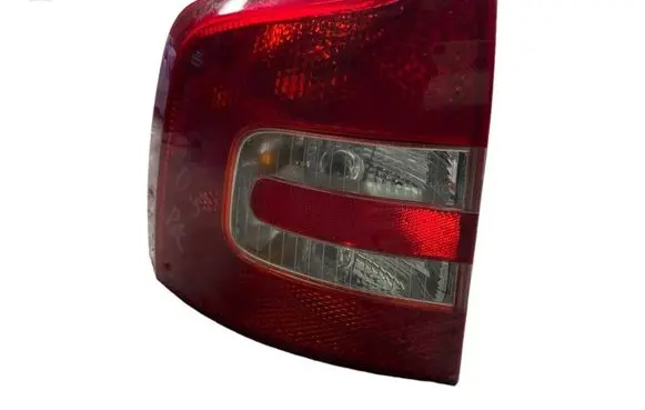 Skoda Octavia Mk2 (1Z) Rear/tail lights 086651912L