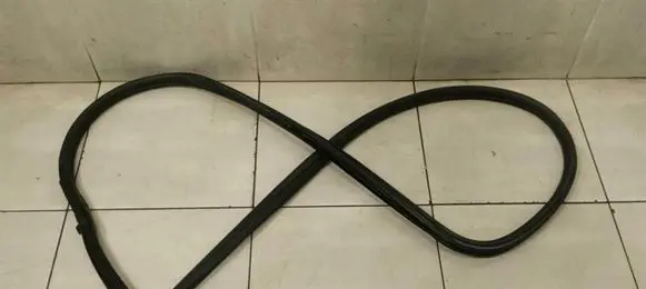 Porsche Cayman 987 Rubber seal front coupe door 98753707601