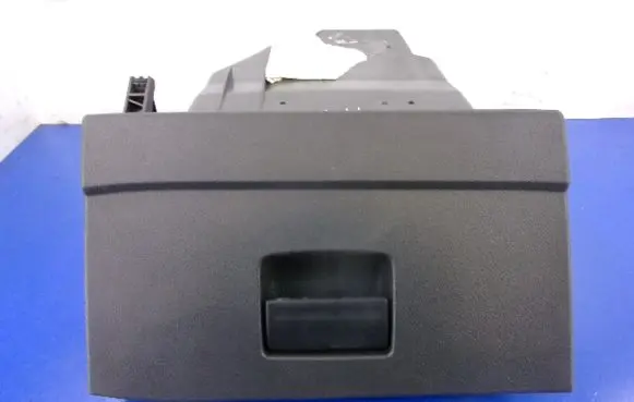 Ford Mondeo MK IV Glove box 7S71-A06010