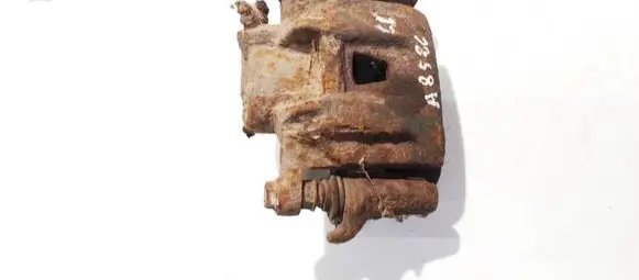 Toyota Previa (XR30, XR40) II Rear brake caliper