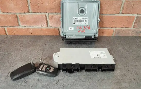 BMW 5 F10 F11 Engine control unit/module 8518478 0281018610 030206040