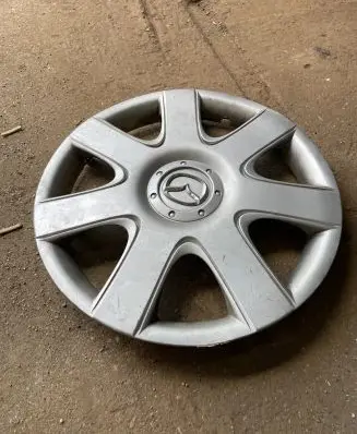 Mazda 6 R15 wheel hub/cap/trim 