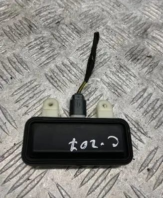 Tailgate opening switch