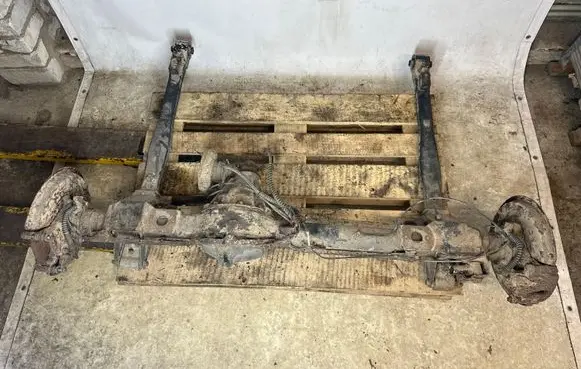 Land Rover Range Rover P38A Rear axle beam 22145729