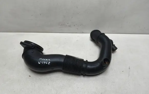 Porsche Macan (95B) Turbo air intake inlet pipe/hose 95B129532B