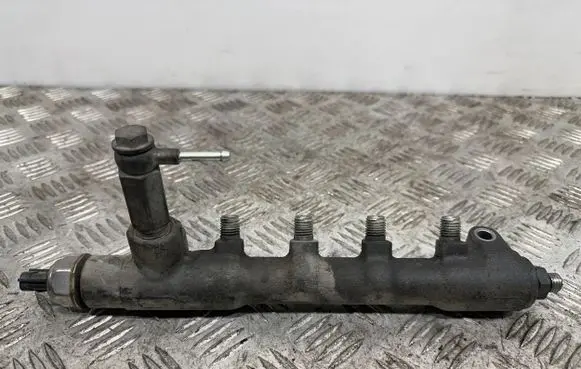 Opel Astra J Fuel main line pipe