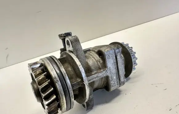 Volkswagen Touareg I Power steering pump 7H0422153A 7L05727704 0572704