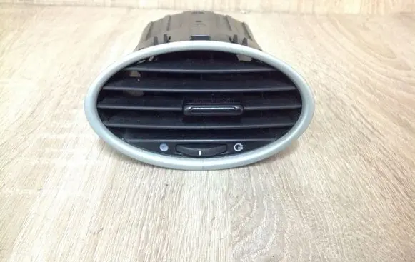 Ford Focus Cabin air duct channel 4M51A014L21 6N41A014L21