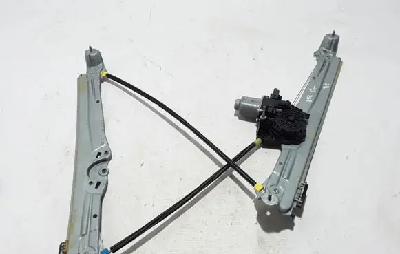 Front window lifting mechanism without motor
