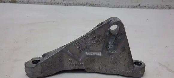 BMW 4 F36 Gran coupe Engine mounting bracket 7810698