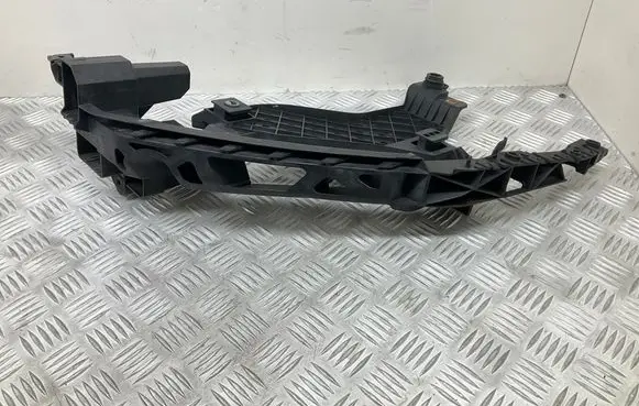 Audi Q3 8U Headlight/headlamp mounting bracket 8U0805607A 70801