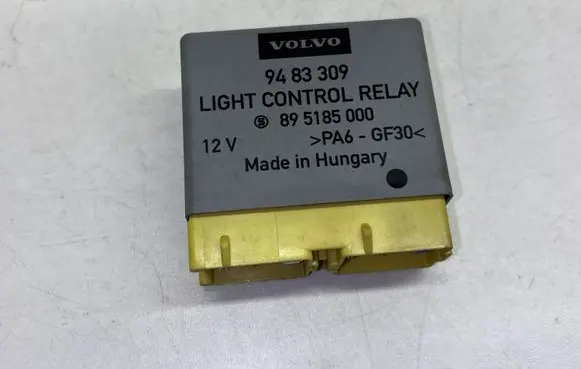 Volvo S70 V70 V70 XC Light relay 9483309