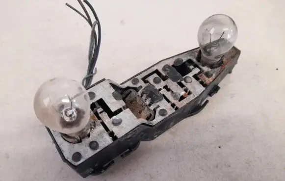 Volkswagen Sharan Tail light bulb cover holder 7m0945259 95vw13n004ga