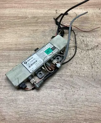 BMW 5 E39 Antenna control unit 8368883