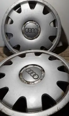 Audi A2 R15 wheel hub/cap/trim 8Z0601147A