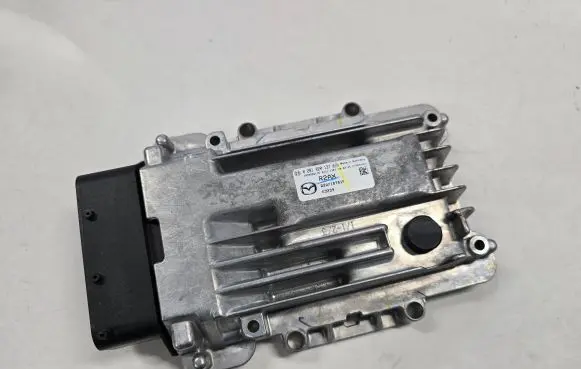 Mazda CX-7 Reducing agents exhaust control unit R2AX18701F 0281020137 1039S36115