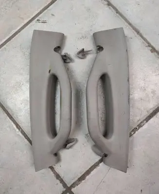 Chrysler Town & Country V Front interior roof grab handle