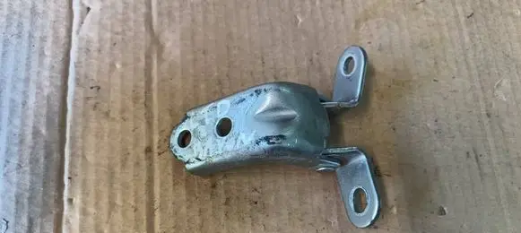 Hyundai Bayon Rear door lower hinge