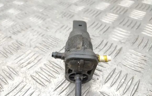 Audi A4 Allroad Windshield washer spray nozzle 8K9955647