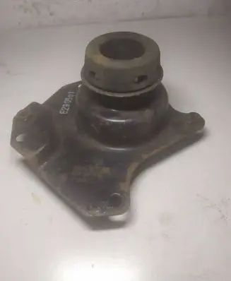 Engine mount bracket