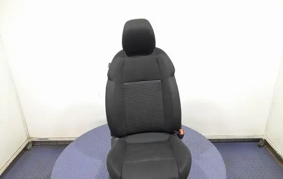 Alfa Romeo Giulietta Front passenger seat