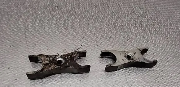 Volkswagen Caddy Fuel Injector clamp holder 03L216A