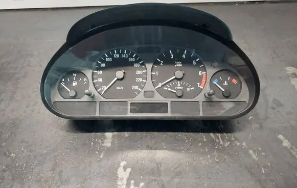 Speedometer (instrument cluster)