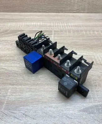 Audi A4 S4 B5 8D Fuse module 8L0941822A 8960830200