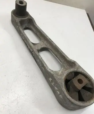 Toyota Land Cruiser (J150) Engine mount bracket