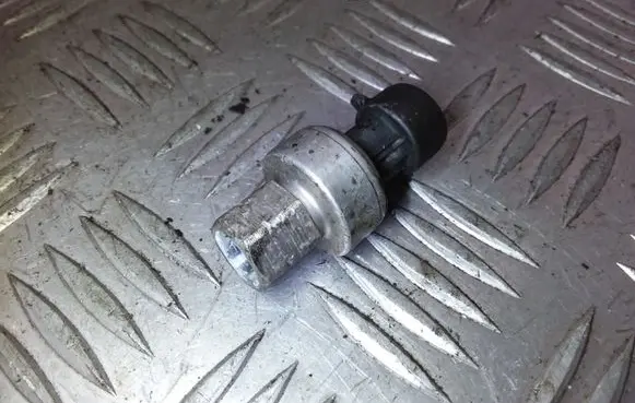 Air conditioning (A/C) pressure sensor