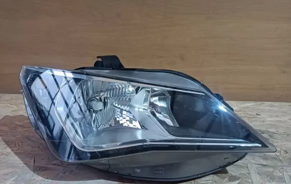 Seat Ibiza IV (6J,6P) Headlight/headlamp 90031699 6J1941006N 6J1941006