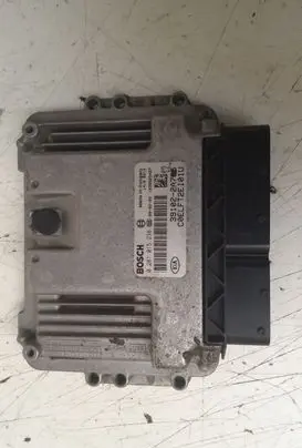 KIA Ceed Engine control unit/module 0281015238