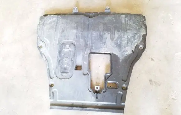 Mazda CX-7 Engine splash shield/under tray L20656071