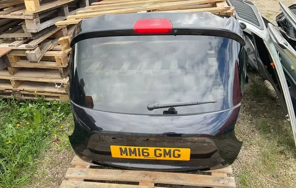 Nissan Juke I F15 Tailgate/trunk/boot lid