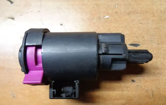 Audi A4 S4 B8 8K Brake pedal sensor switch 4F0945459B