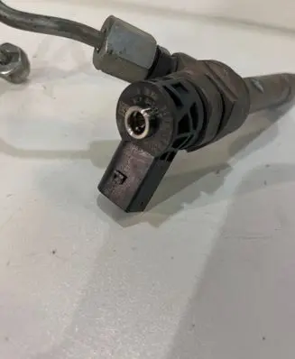 BMW 5 F10 F11 Fuel injector 0445110478