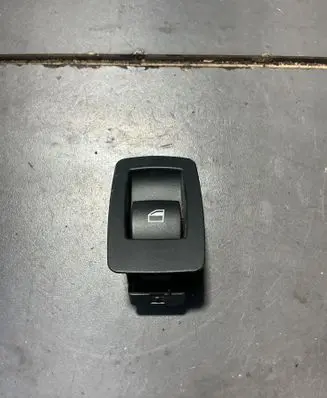 BMW 1 E81 E87 Electric window control switch 6945874