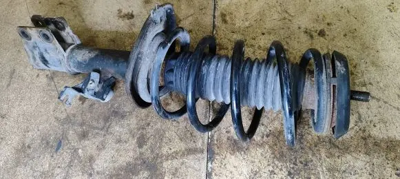 Peugeot 308 Front shock absorber with coil spring E027006