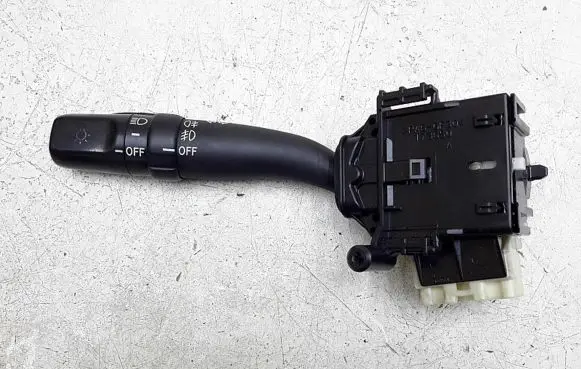 Toyota Avensis T250 Light switch 173650a