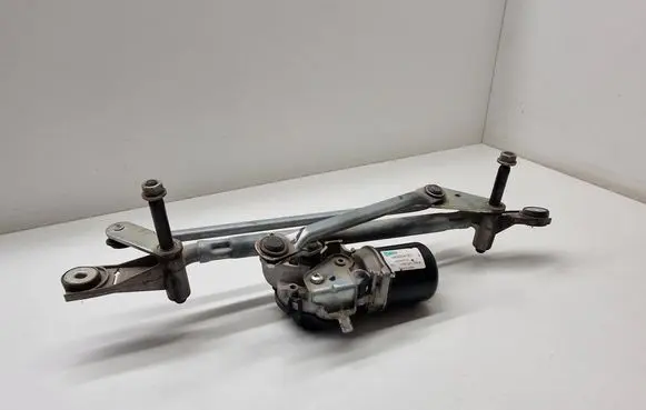 Front wiper linkage and motor