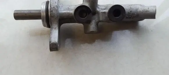 Toyota Corolla E120 E130 Master brake cylinder