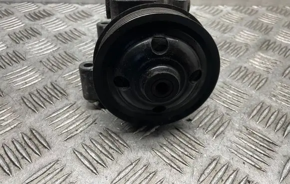 Jaguar XF X250 Power steering pump 9X233A696AA