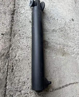 BMW X5 G05 Tailgate strut 7473097