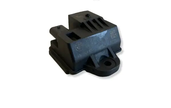 BMW 1 F20 F21 Glow plug pre-heat relay 857008702 0522120103