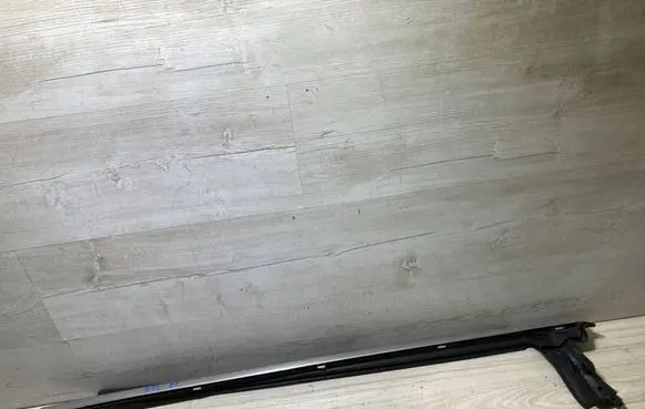 Mercedes-Benz CLS C219 Rear door glass trim molding A2197350465