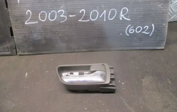 Toyota Avensis T250 Front door interior handle