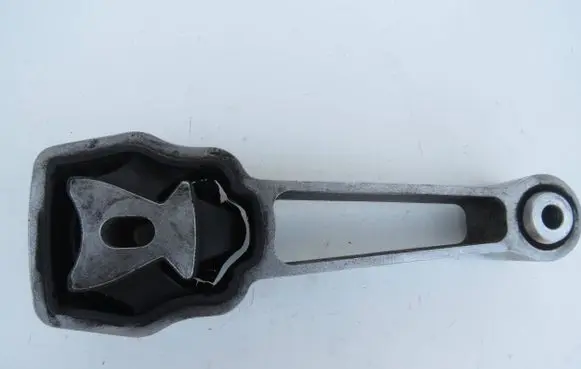 Volvo V60 Engine mount bracket 30793322