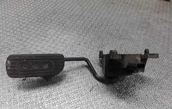 Nissan Micra Accelerator throttle pedal 18002AX700