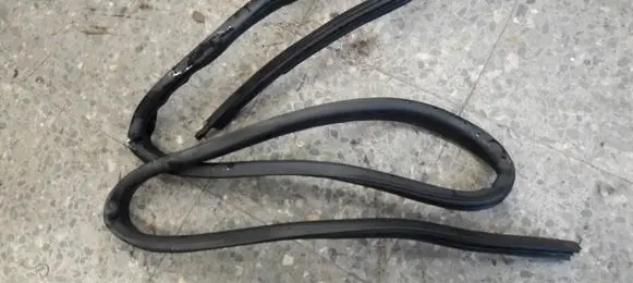 Chrysler Sebring (ST-22 - JR) Rubber seal rear door 