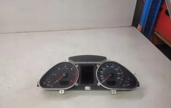 Audi Q7 4L Speedometer (instrument cluster) 4L0920950A